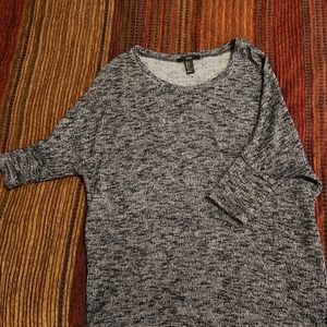 💛 2/$12 Black and white 3/4 sleeve sweater
